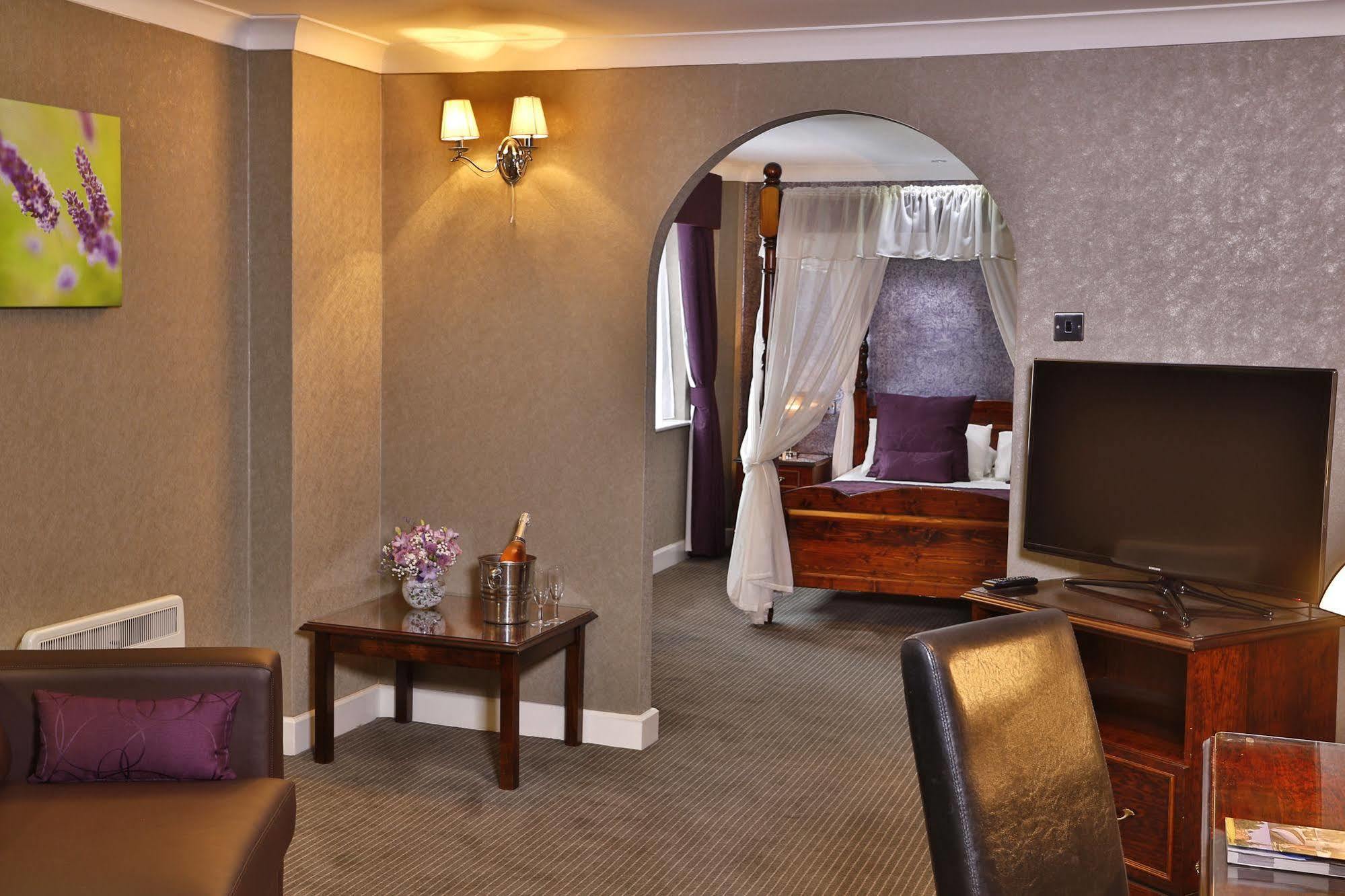 Western Chorley West Park Hall 3*